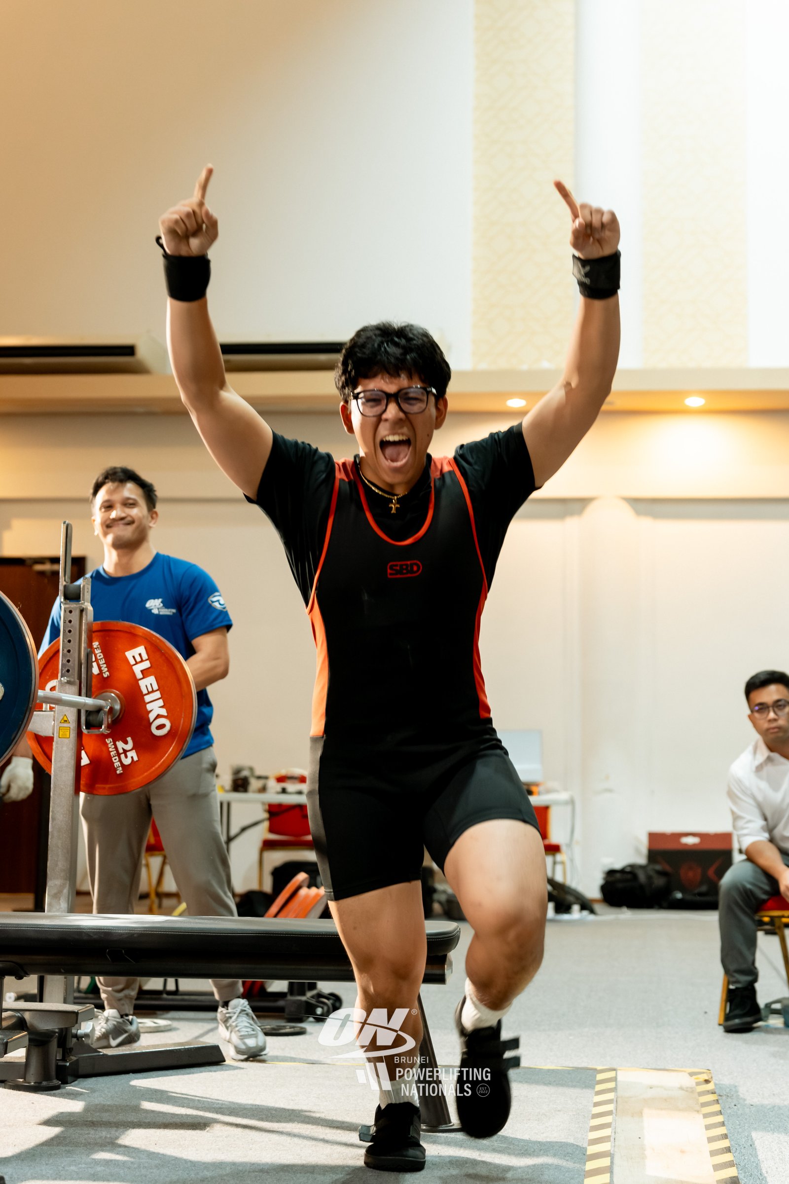 Powerlifting reference photo 9